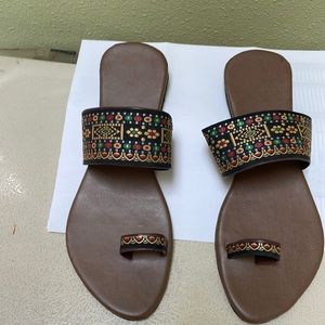 Flat sandals from India